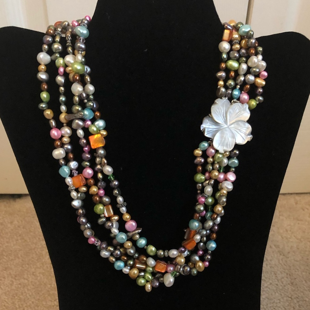 Beaded Strand Necklace w/Pendant .925 silver clasp